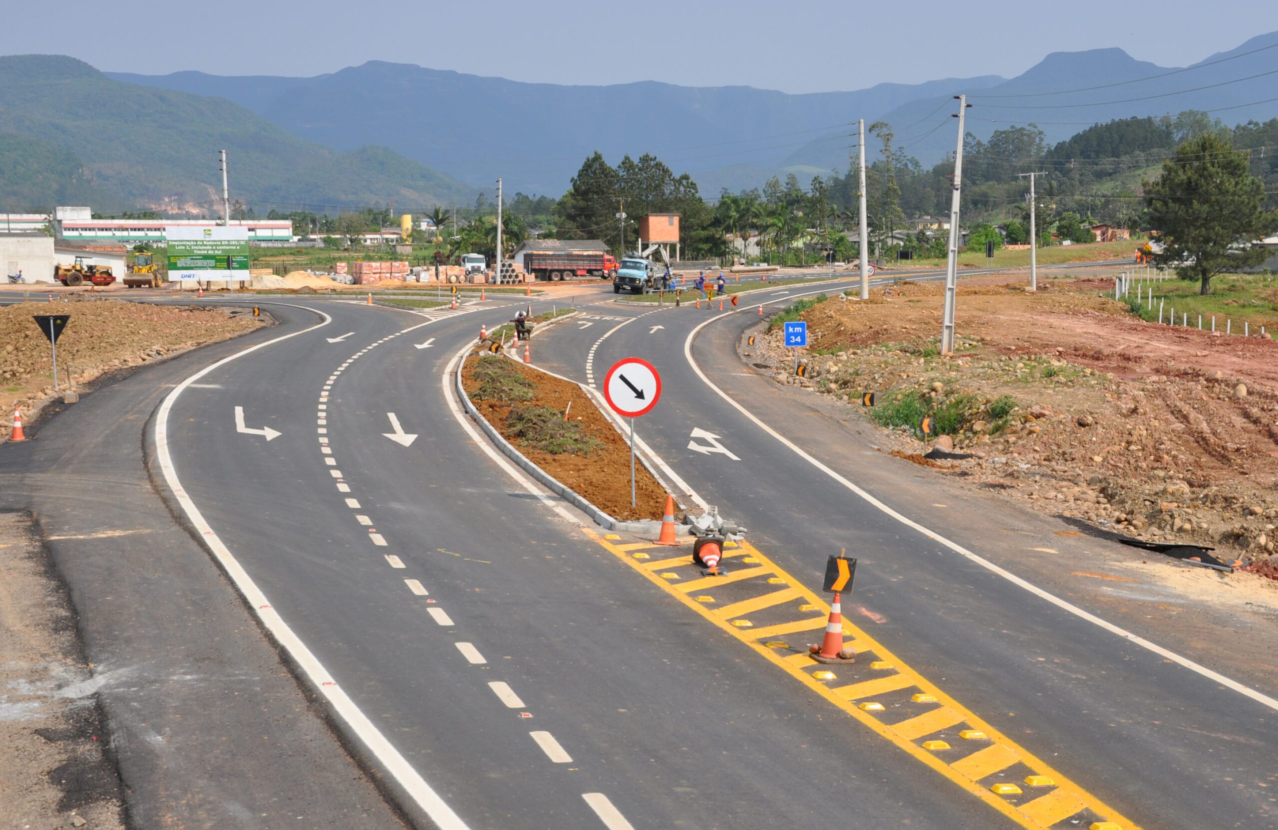 DNIT entrega 8 8 quilômetros de pista pavimentada na BR 285 RS SC em