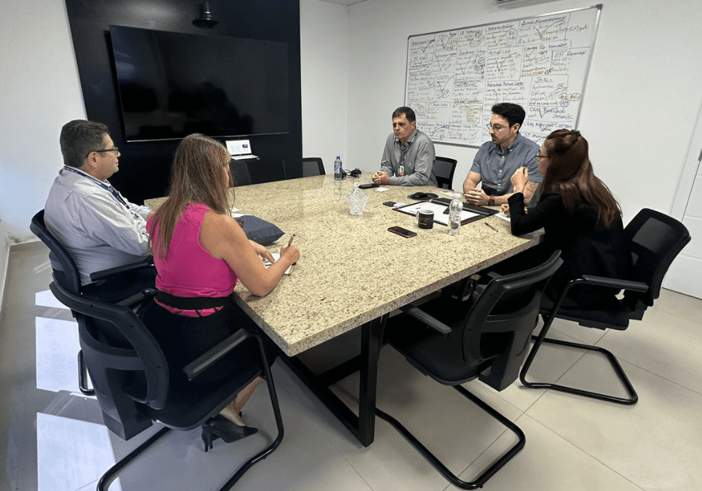 Fetrancesc e SEST SENAT se reúnem com Detran para alinhamento do Programa CNH Emprego na Pista