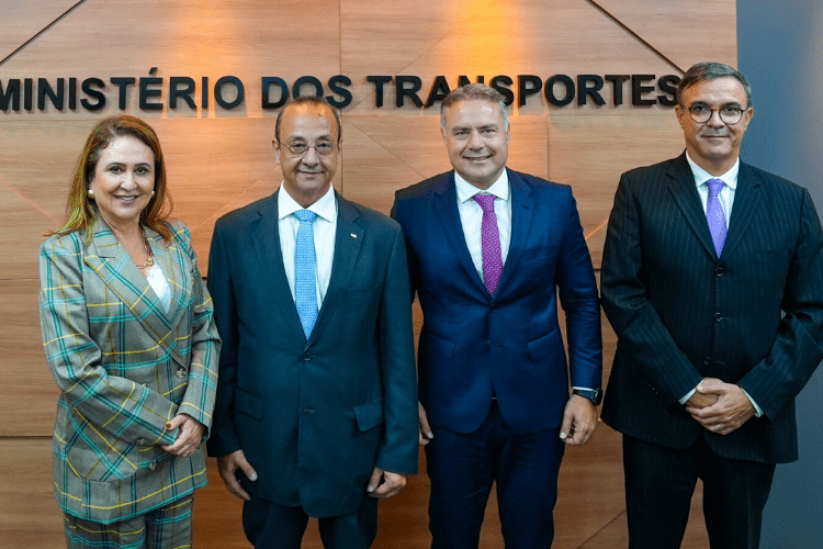 CNT apresenta ao ministro dos Transportes impacto do aumento da mistura de biodiesel no diesel. Foto: CNT