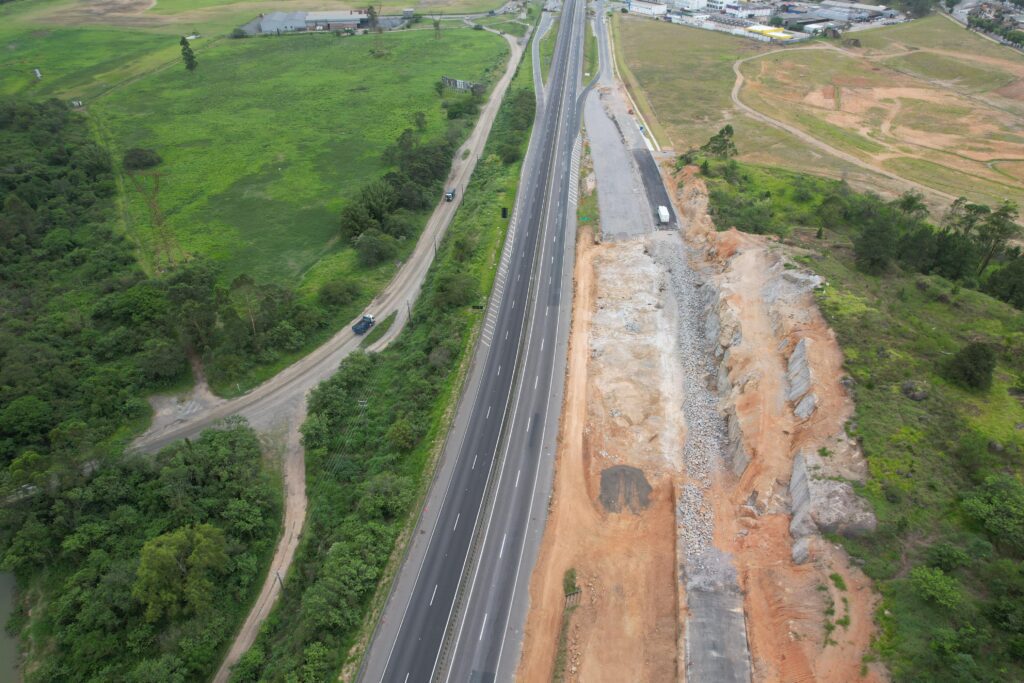 Trecho de BR-101 em Capivari de Baixo terá detonação de rochas nesta quinta-feira
