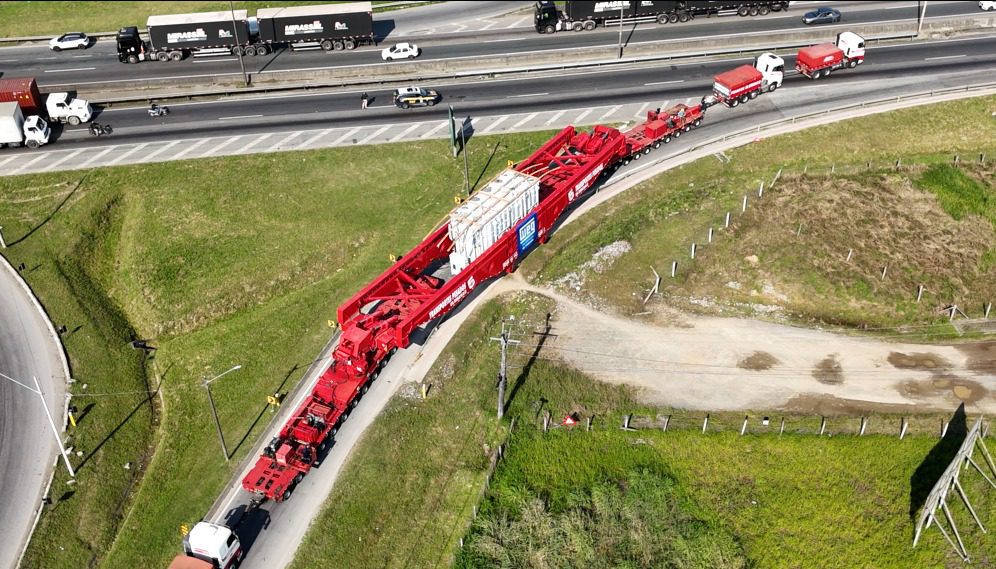 Passagem de carga superdimensionada causará lentidão nas BRs-470 e 101
