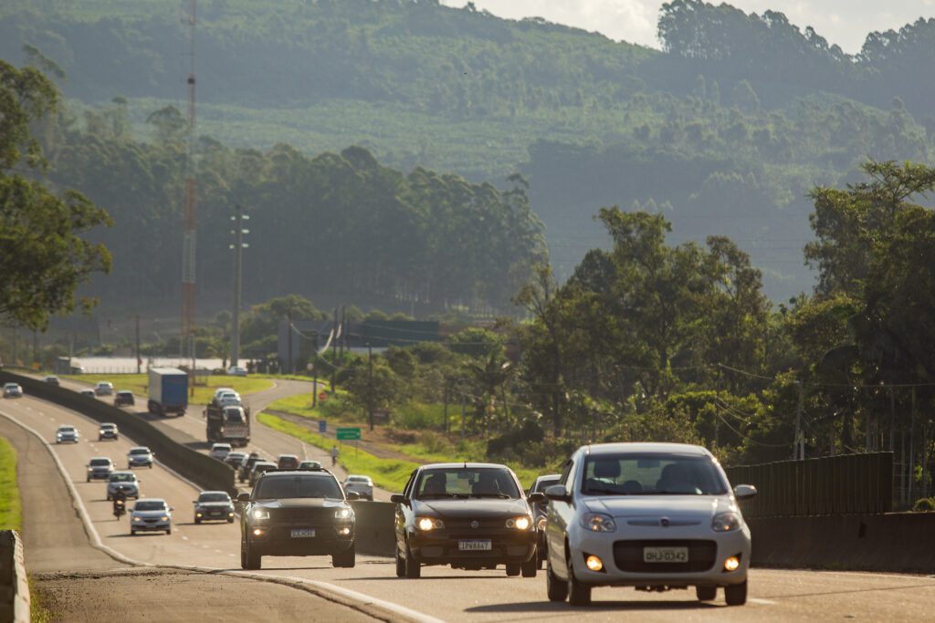 Feriado do Dia do Trabalhador tem previsão de fluxo intenso nas rodovias catarinenses. Foto: CCR ViaCosteira