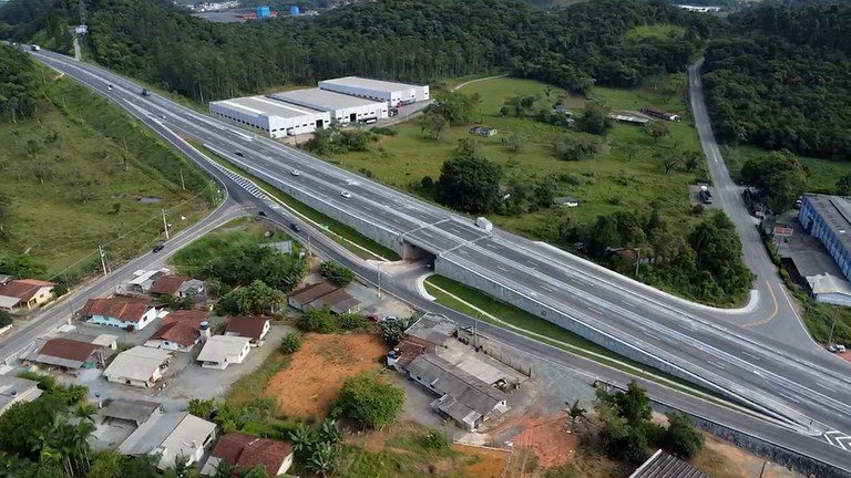 Duplicação da BR-280 avança com entrega de viaduto, em Guaramirim
