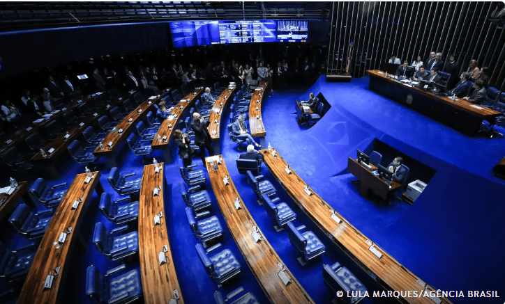 Senado aprova texto alternativo da Câmara e suspende aumento do IOF