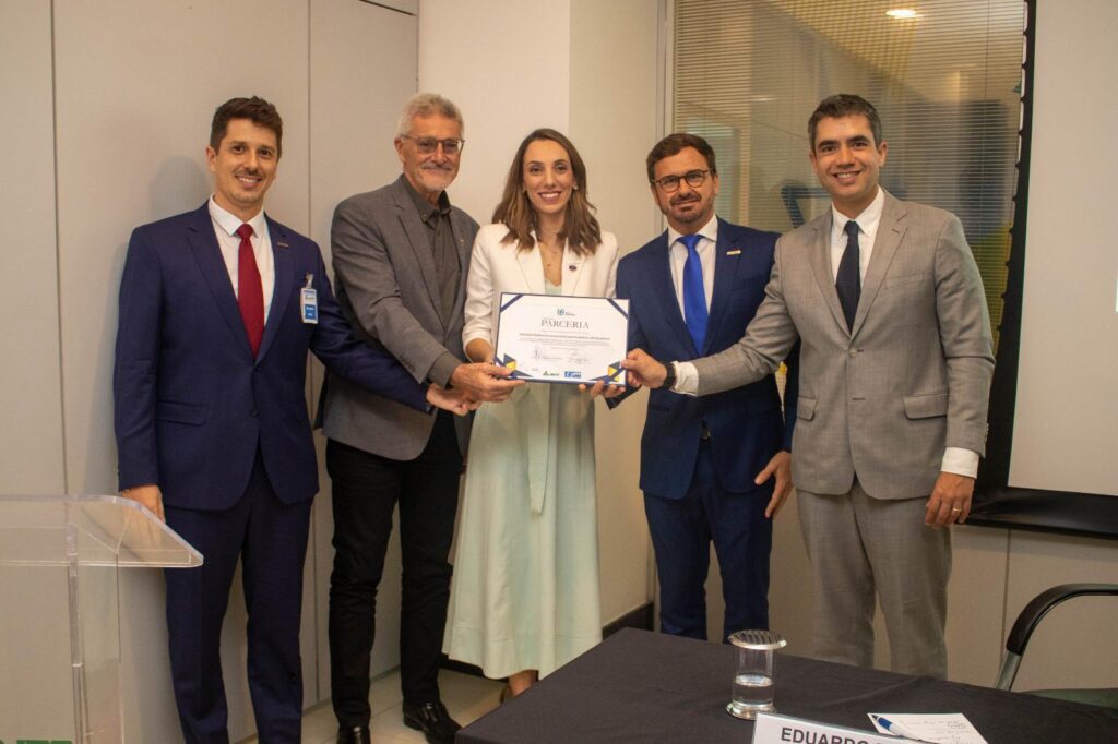 COMJOVEM é oficialmente incluída no programa ANTT Coopera em cerimônia na sede da agência, em Brasília. Foto: NTC