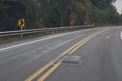 Problemas no recapeamento da rodovia BR-280, no trecho entre Mafra (SC) e União da Vitória (PR). Foto: denunciante