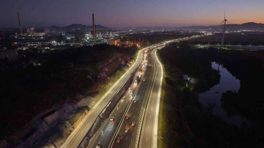 ViaCosteira entrega mais um trecho de via marginal da BR-101 Sul/SC. As vias marginais entre Tubarão e Capivari de Baixo estão totalmente liberadas Foto: ViaCosteira
