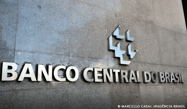 Projeções do mercado para inflação, PIB, Selic e dólar ficam estáveis