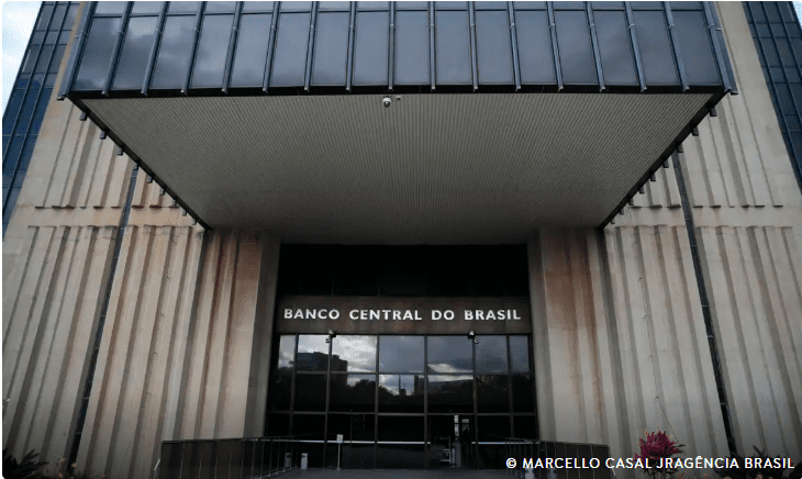 Mercado financeiro reduz para 4,72% previsão de inflação em 2025