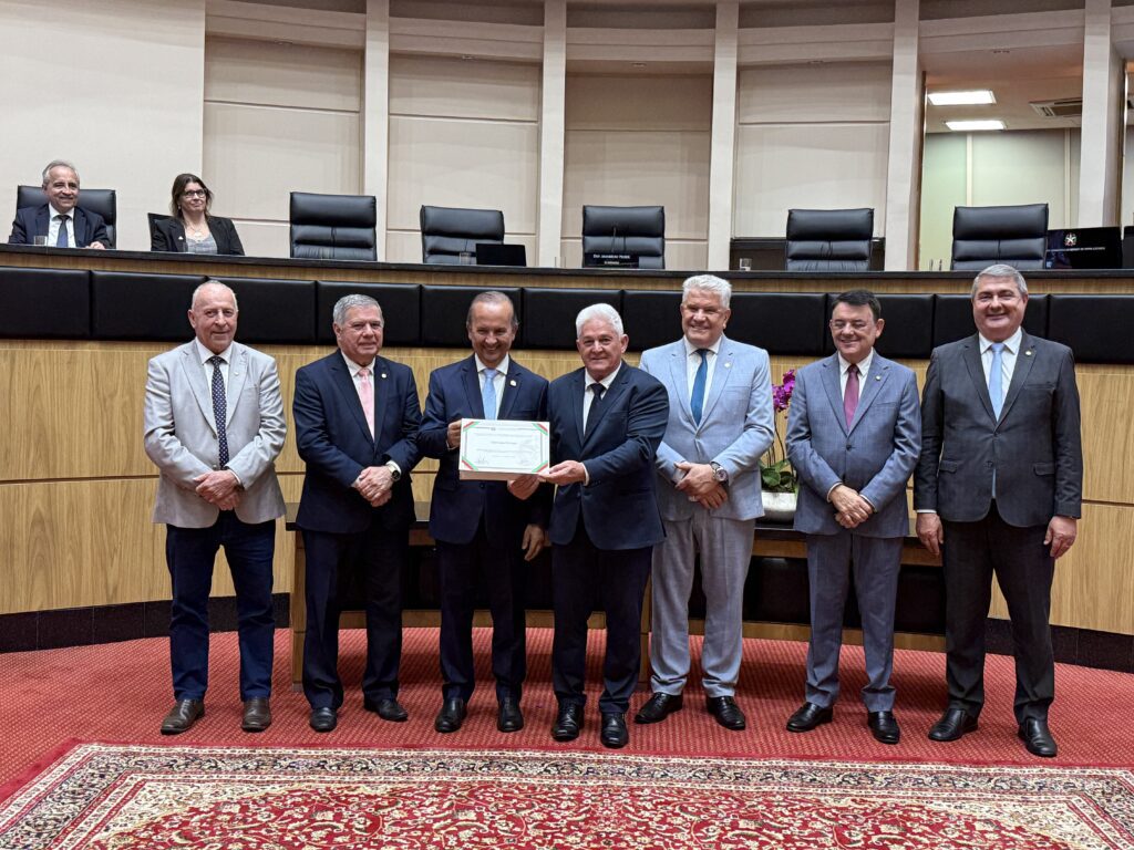Sessão Solene realizada na Assembleia Legislativa de Santa Catarina (Alesc) em celebração aos 50 anos da Agência de Fomento do Estado de Santa Catarina (Badesc). Ederli Picinatto foi omenageado. 30/09/2025. Foto: Mauren Rigo