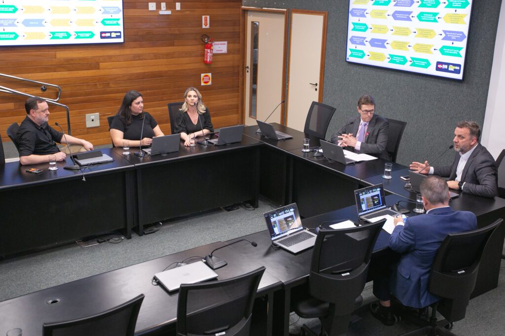 Na Alesc, Secretário de Infraestrutura explica alterações no programa Estrada Boa Rural