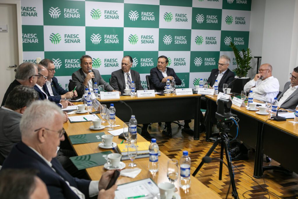 Secretário-adjunto Ricardo Grando participa de reunião do COFEM. Foto: Filipe Scotti/Fiesc