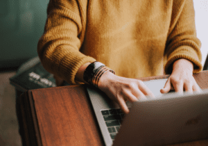computador escritório trabalho contabilidade sindicato sindical