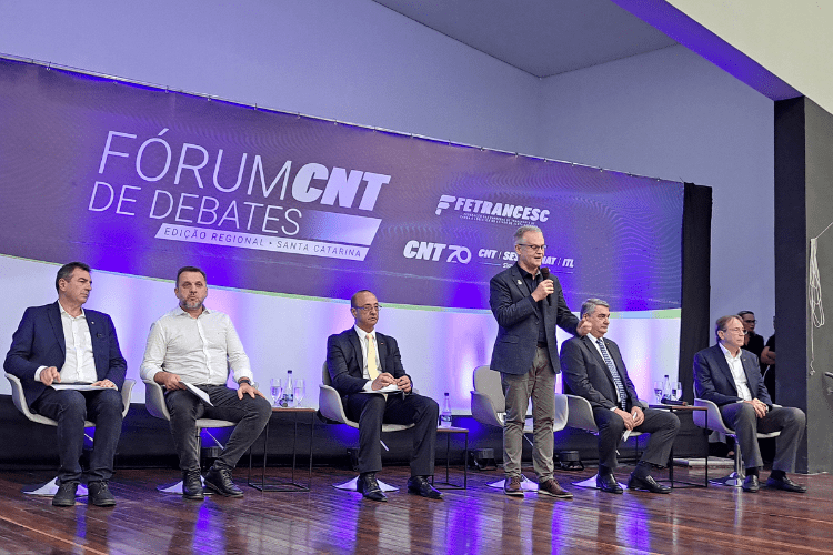 Busca por alternativas à BR-101 marca o Fórum CNT de Debates em Santa Catarina