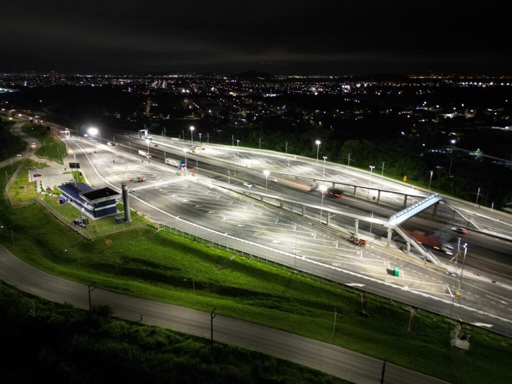 O primeiro Ponto de Parada e Descanso (PPD) de Santa Catarina, localizado no km 220 da BR-101/SC, em Palhoça, completou um ano com saldo de mais de 130 mil atendimentos a caminhoneiros. PPD Foto: Arteris