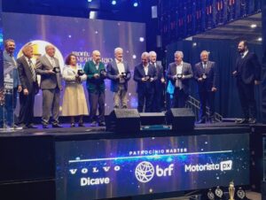 Entrega do troféu Empresário do Transporte