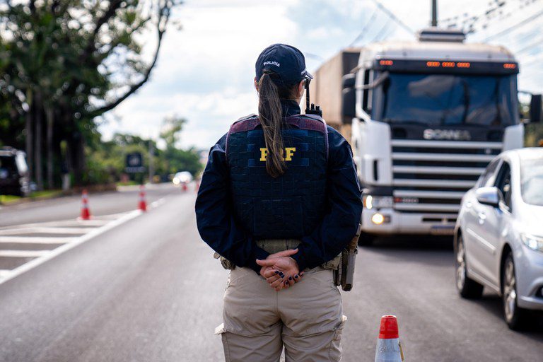 Operação da PRF Blitz Policial rodoviário