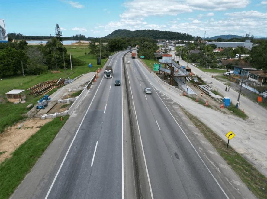 BR-101 em Araquari terá bloqueio total para implantação de passarela