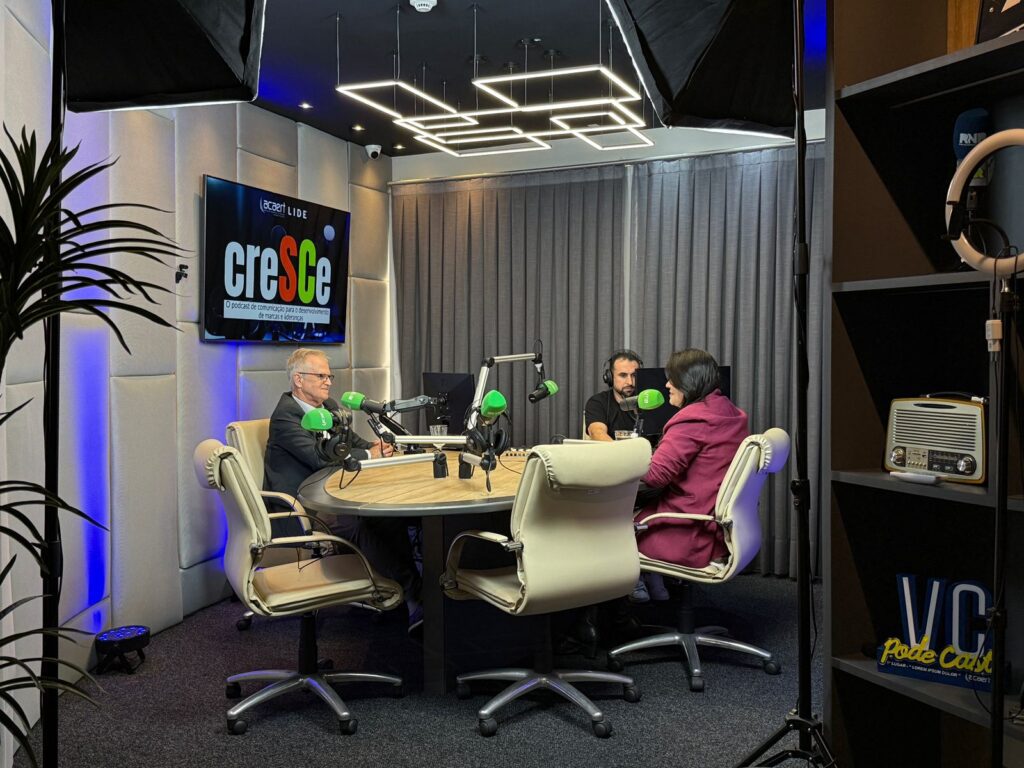O CreSCe é o podcast criado em uma parceria entre a ACAERT e o LIDE de Santa Catarina, para o desenvolvimento de marcas e lideranças Apresentação: Melina Cauduro - coordenadora de Conteúdo da RNA Entrevistado: Dagnor Schneider - presidente da Fetrancesc