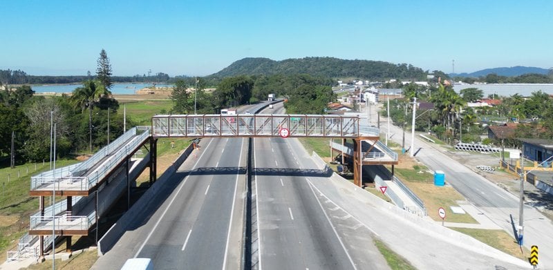 Arteris Litoral Sul entrega nova passarela para pedestres em Araquari (SC)