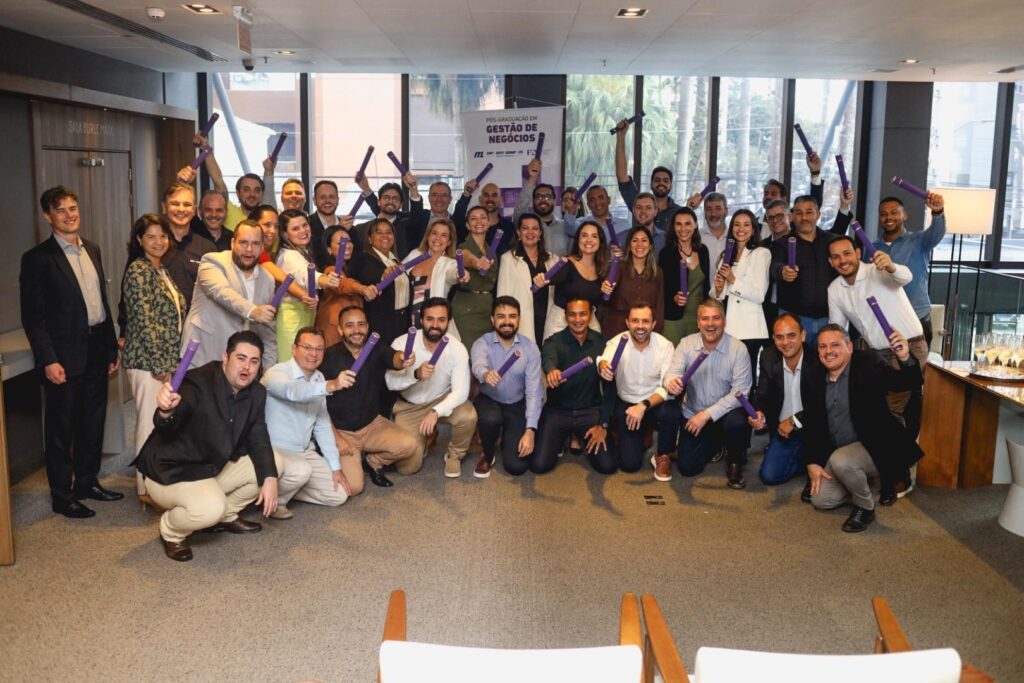 formatura turma 66 pós em gestão de negócios. foto: Massuelo Brazil