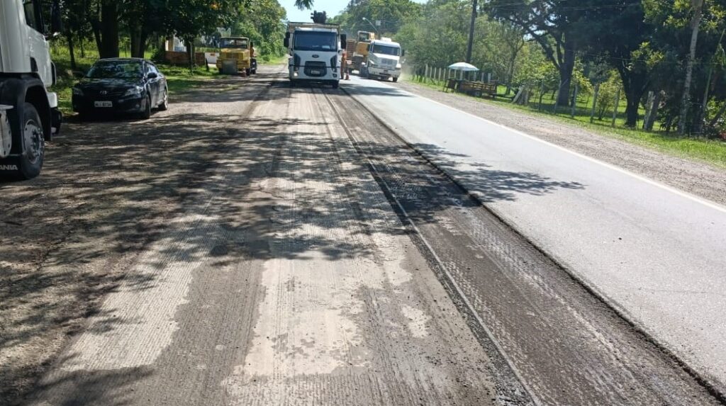 Obras das áreas de escape da Serra Dona Francisca entram na fase de pavimentação. Foto: Divulgação/SIE