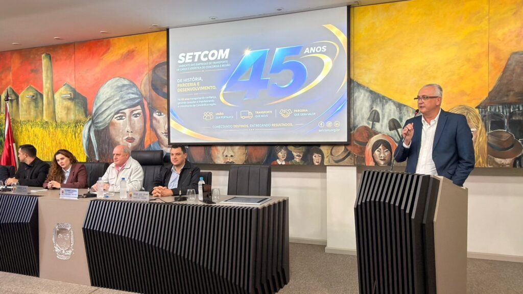 SETCOM é homenageado pelos 45 anos durante sessão na Câmara de Vereadores de Concórdia. Foto: Setcom